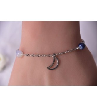 Bracelet argenté avec perles bleues et pendentif lune