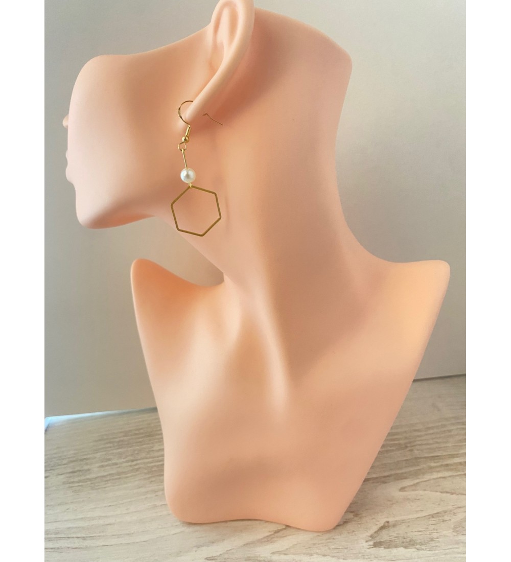 Boucles d'oreilles pendantes octogonales en or et perles