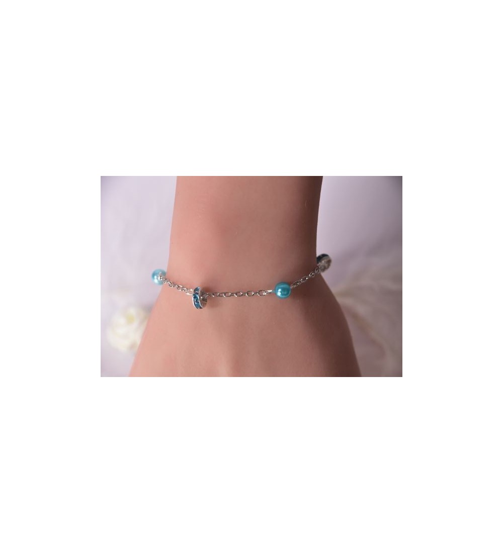 Bracelet argenté en acier avec perles bleu strass élégantes