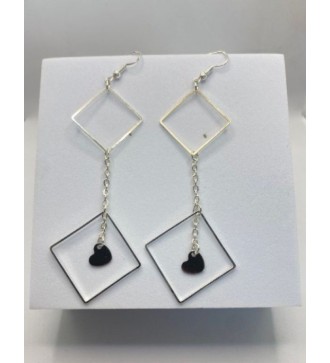 Boucles d'oreilles pendantes argentées avec pendentif coeur
