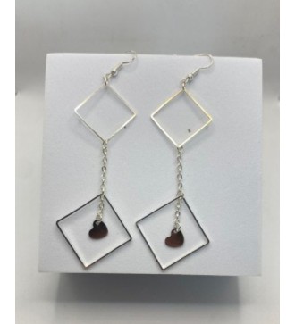 Boucles d'oreilles pendantes argentées avec pendentif coeur