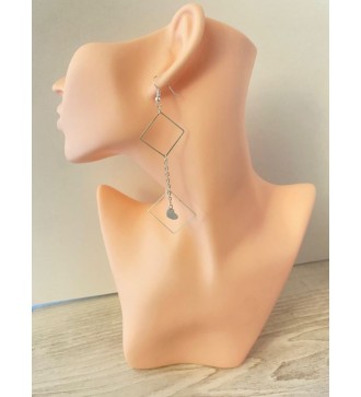 Boucles d'oreilles pendantes argentées avec pendentif coeur