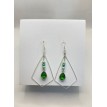 Paradis Vert – Boucles d’oreilles pendantes en argent 925 avec perle et pierre verte élégante Paradis Vert – Boucles d’oreilles pendantes en argent 925 avec perle et pierre verte élégante
