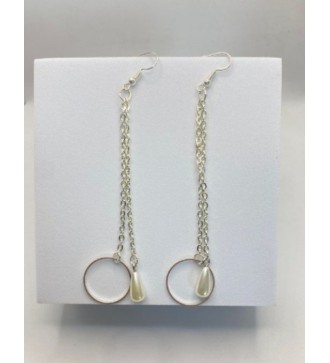 Boucles d'oreilles pendantes en chaîne argent et perle blanche