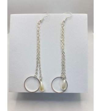 Boucles d'oreilles pendantes en chaîne argent et perle blanche