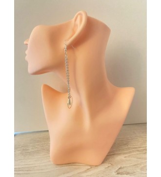 Boucles d'oreilles pendantes en chaîne argent et perle blanche