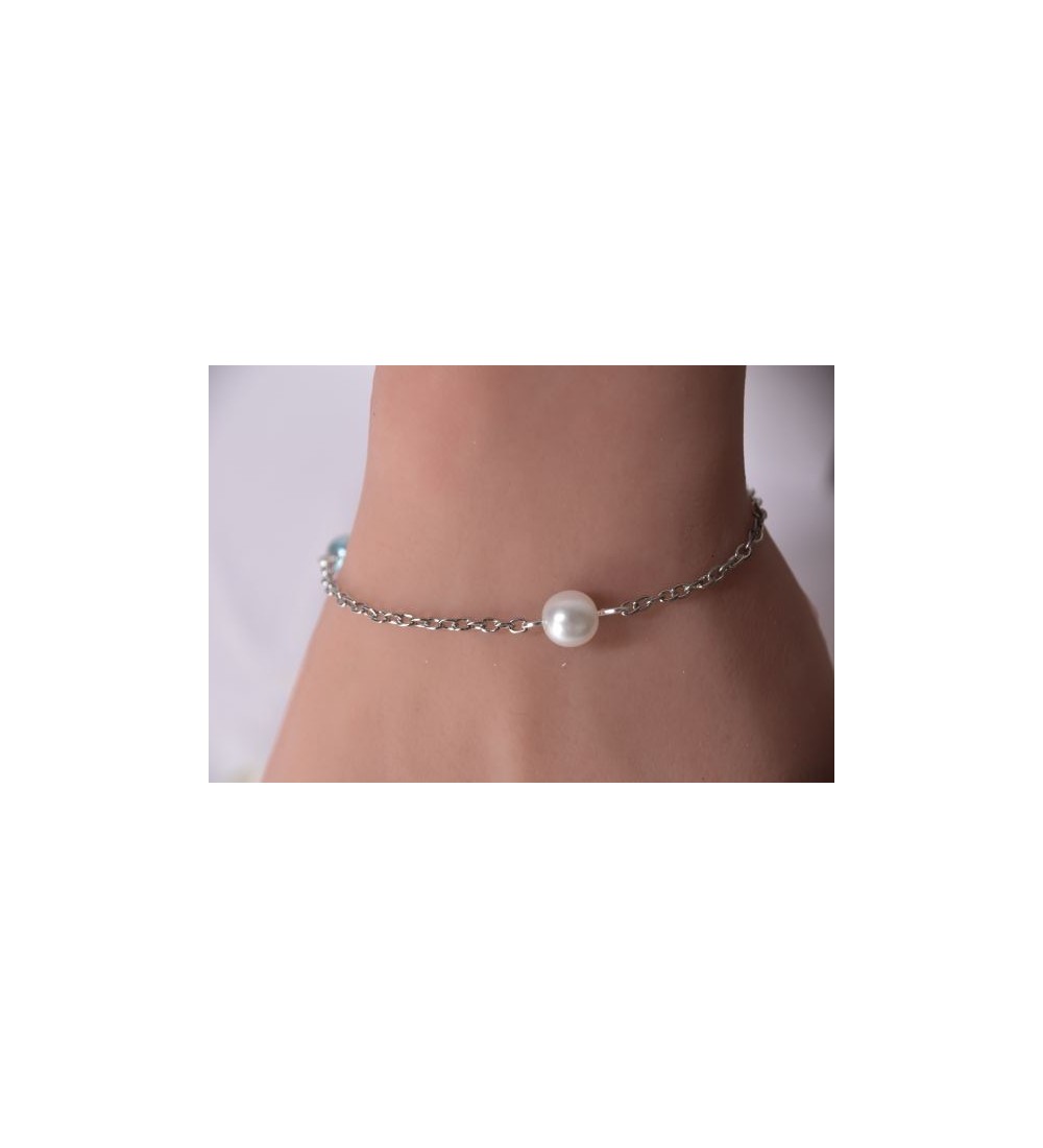 Bracelet argenté avec perles blanches et bleutées élégantes