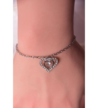 Bracelet argenté avec pendentif cœur en strass