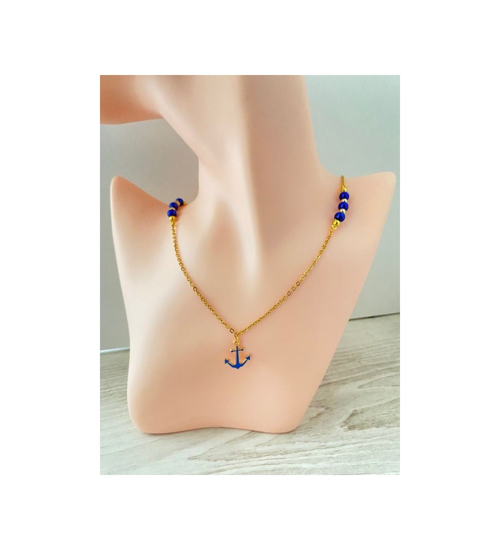 Collier ancre plaqué or 24K avec perles bleu brillant