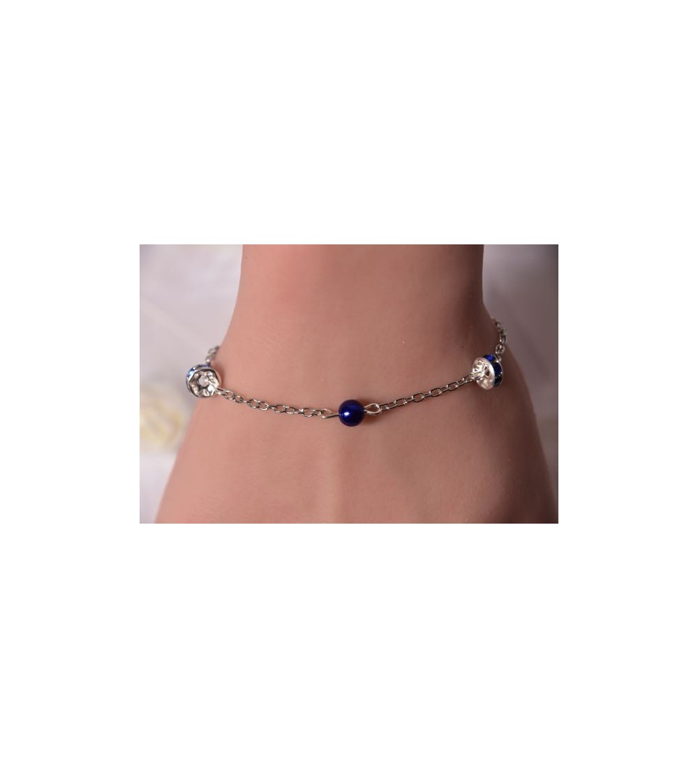 Bracelet argenté avec perles bleu nuit et strass élégants