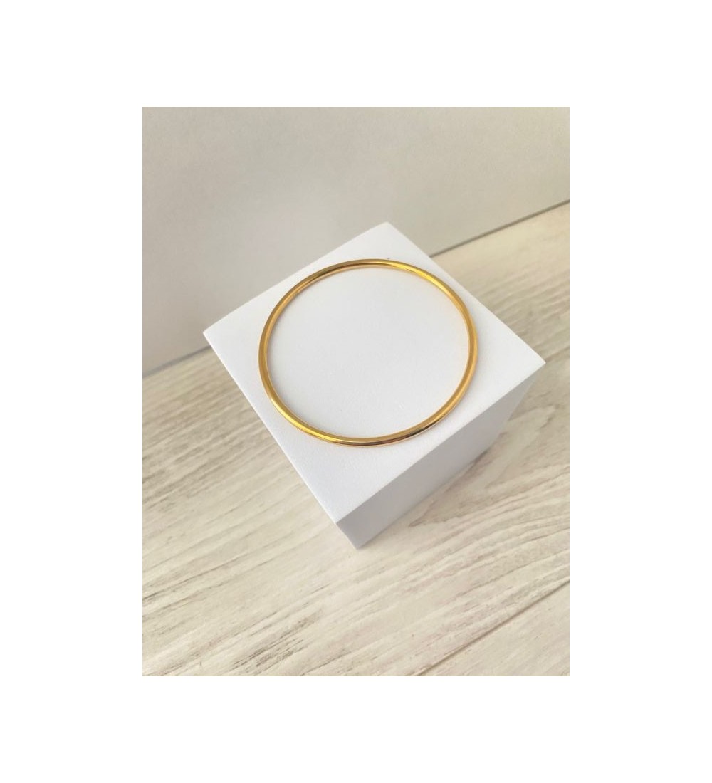 Bracelet fin en or 24K , diamètre 64 cm élégance garantie
