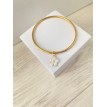 Fleur Élégante – Bracelet fin en acier inoxydable plaqué or 24 K avec pendentif fleur blanche Fleur Élégante – Bracelet fin en acier inoxydable plaqué or 24 K avec pendentif fleur blanche
