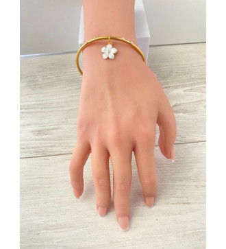 Bracelet fin or 24K avec pendentif fleur blanche 64 cm