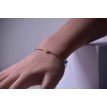 Bracelet argenté avec perles Elsa – Bleu, jaune et blanc