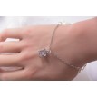 Bracelet Carré Givré en argent 925 avec pendentifs diamantés et design géométrique élégant Bracelet Carré Givré en argent 925 avec pendentifs diamantés et design géométrique élégant