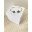 Manchette Sobre – Manchette ajustable cabochons noirs et acier inoxydable argent Manchette Sobre – Manchette ajustable cabochons noirs et acier inoxydable argent