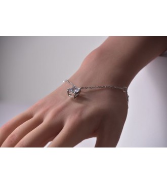 Bracelet argenté avec carrés et pendentifs diamant élégants
