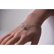 Bracelet Carré Givré en argent 925 avec pendentifs diamantés et design géométrique élégant Bracelet Carré Givré en argent 925 avec pendentifs diamantés et design géométrique élégant
