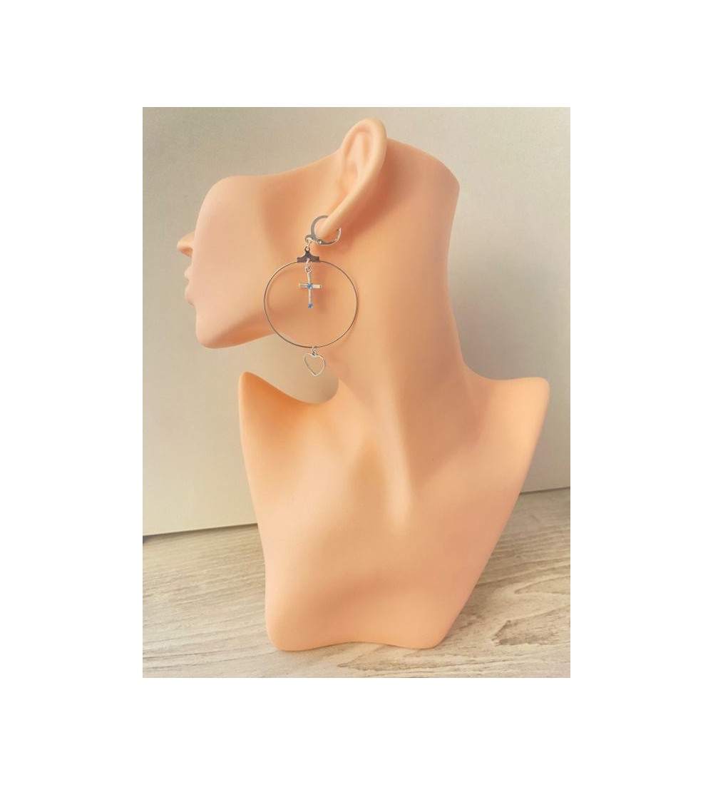 Boucles d'oreilles créoles en argent avec coeur et croix