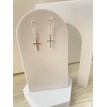 Boucles d’oreilles pendantes en argent 925 avec pendentif Croix Élégante et finition brillante Boucles d’oreilles pendantes en argent 925 avec pendentif Croix Élégante et finition brillante