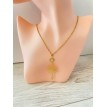 Double Soleil – Collier plaqué or 24 K avec pendentifs doubles soleil et main de Fatma protectrice 