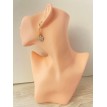 Fleur Espoir – Boucles d’oreilles pendantes plaqué or 24 K avec fleur blanche et croix en strass Fleur Espoir – Boucles d’oreilles pendantes plaqué or 24 K avec fleur blanche et croix en strass