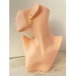 Protection – Boucles d’oreilles créoles plaqué or 24 K avec pendentif croix en strass scintillants Protection – Boucles d’oreilles créoles plaqué or 24 K avec pendentif croix en strass scintillants