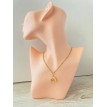Protection Ethérée – Collier plaqué or 24 K avec pendentif lune et main de Fatma Protection Ethérée – Collier plaqué or 24 K avec pendentif lune et main de Fatma