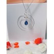 Teinte de Bleu – Collier argenté en acier inoxydable avec perles bleues et pendentif pierre  Teinte de Bleu – Collier argenté en acier inoxydable avec perles bleues et pendentif pierre