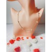 Blanc Élégant – Collier argenté en acier inoxydable avec perles blanches lumineuses Blanc Élégant – Collier argenté en acier inoxydable avec perles blanches lumineuses