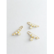 Broche Élégance 3 Perles – Accessoire chic en métal doré et perles Broche Élégance 3 Perles – Accessoire chic en métal doré et perles