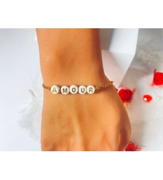 Bracelet doré avec cœurs et perles " Amour " élégant