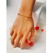 coeur Percé – Bracelet plaqué or 24 K avec pendentif cœur ajouré, perles et pierre rose pâle coeur Percé – Bracelet plaqué or 24 K avec pendentif cœur ajouré, perles et pierre rose pâle