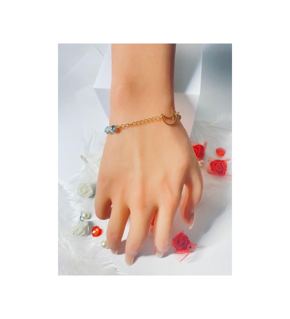 Bracelet avec perles originales et pendentif lune