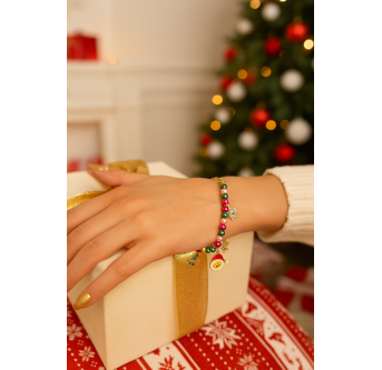 Neige Épicée – Bracelet de Noël en perles avec charms