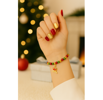 Lueur de Sapin – Bracelet de Noël en perles avec charms