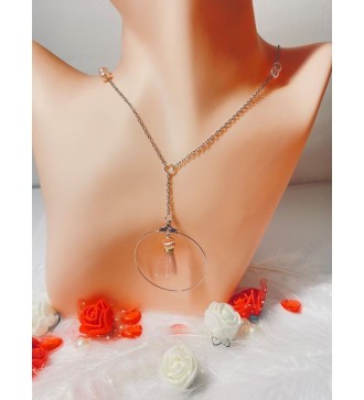 Collier argenté avec pendentif et perles rose pâle
