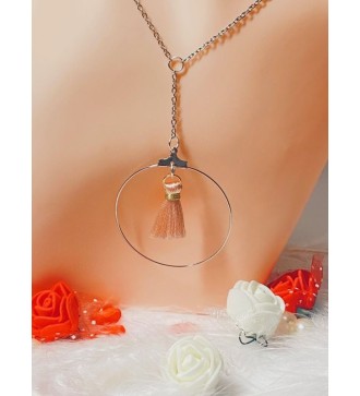 Collier argenté avec pendentif et perles rose pâle