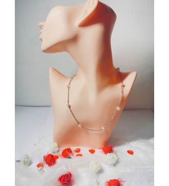 Collier argenté en acier inoxydable avec perles blanches