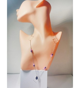 Collier argenté en acier inoxydable avec perles violettes
