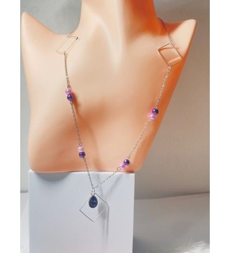 Collier argenté en acier inoxydable avec perles violettes