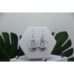 Mystère des Profondeurs – Boucles d’oreilles argentées avec perles bleues profondes et éclat marin Mystère des Profondeurs – Boucles d’oreilles argentées avec perles bleues profondes et éclat marin