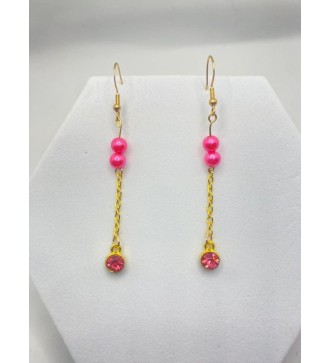 Boucles d'oreilles en chaîne or , perles roses et pierre rose