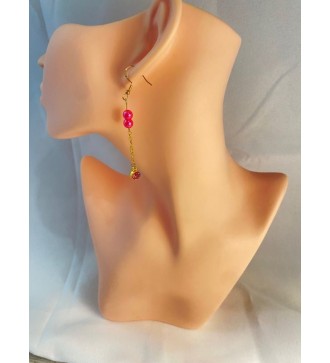 Boucles d'oreilles en chaîne or , perles roses et pierre rose