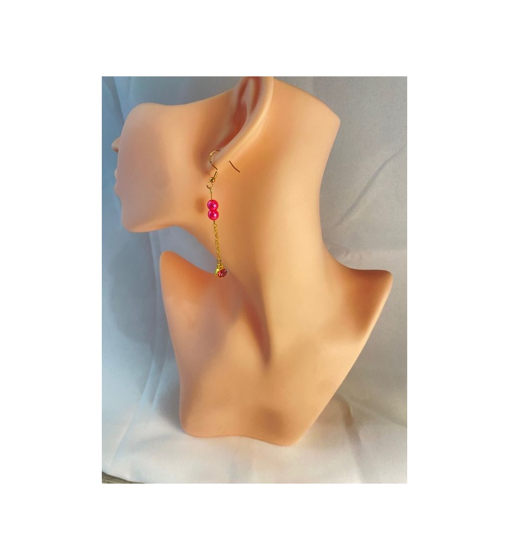 Boucles d'oreilles en chaîne or , perles roses et pierre rose