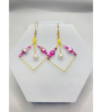 Boucles d'oreilles losange or , perles bicolores et blanche