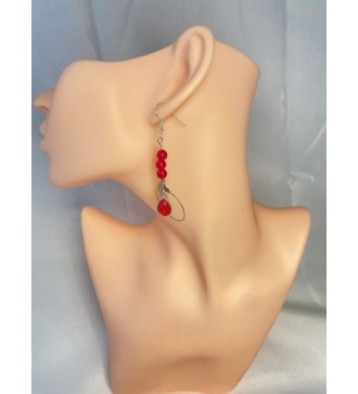 Boucles d'oreilles pendantes argent , perles rouges brillantes