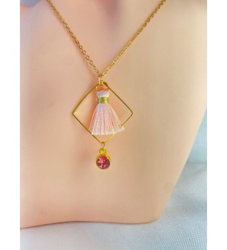 Collier en or pendentif losange et pierre rose