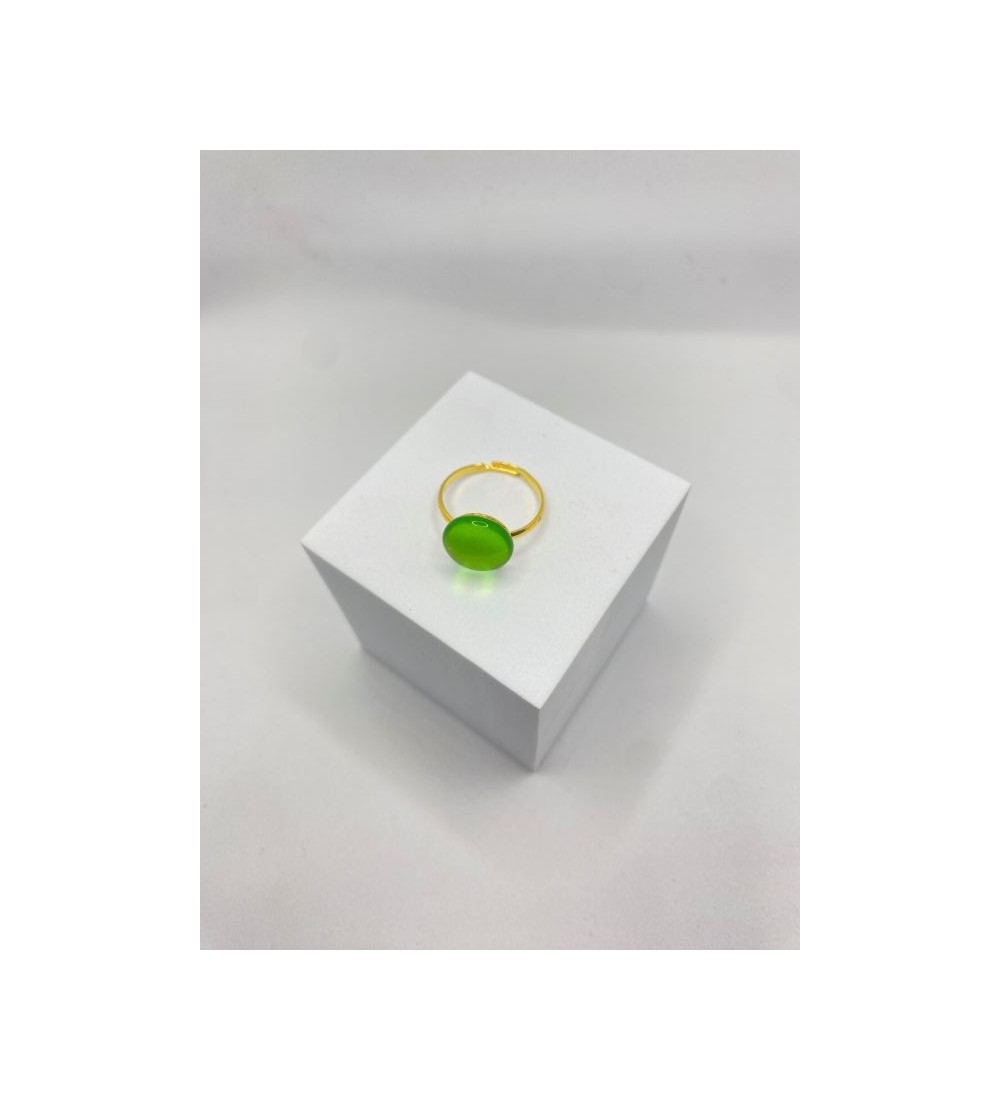 Bague ajustable en acier inoxydable doré avec émeraude