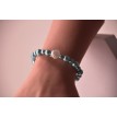 Bracelet Océan Éclatant en perles bleu ciel et pendentif coquillage blanc Bracelet Océan Éclatant en perles bleu ciel et pendentif coquillage blanc